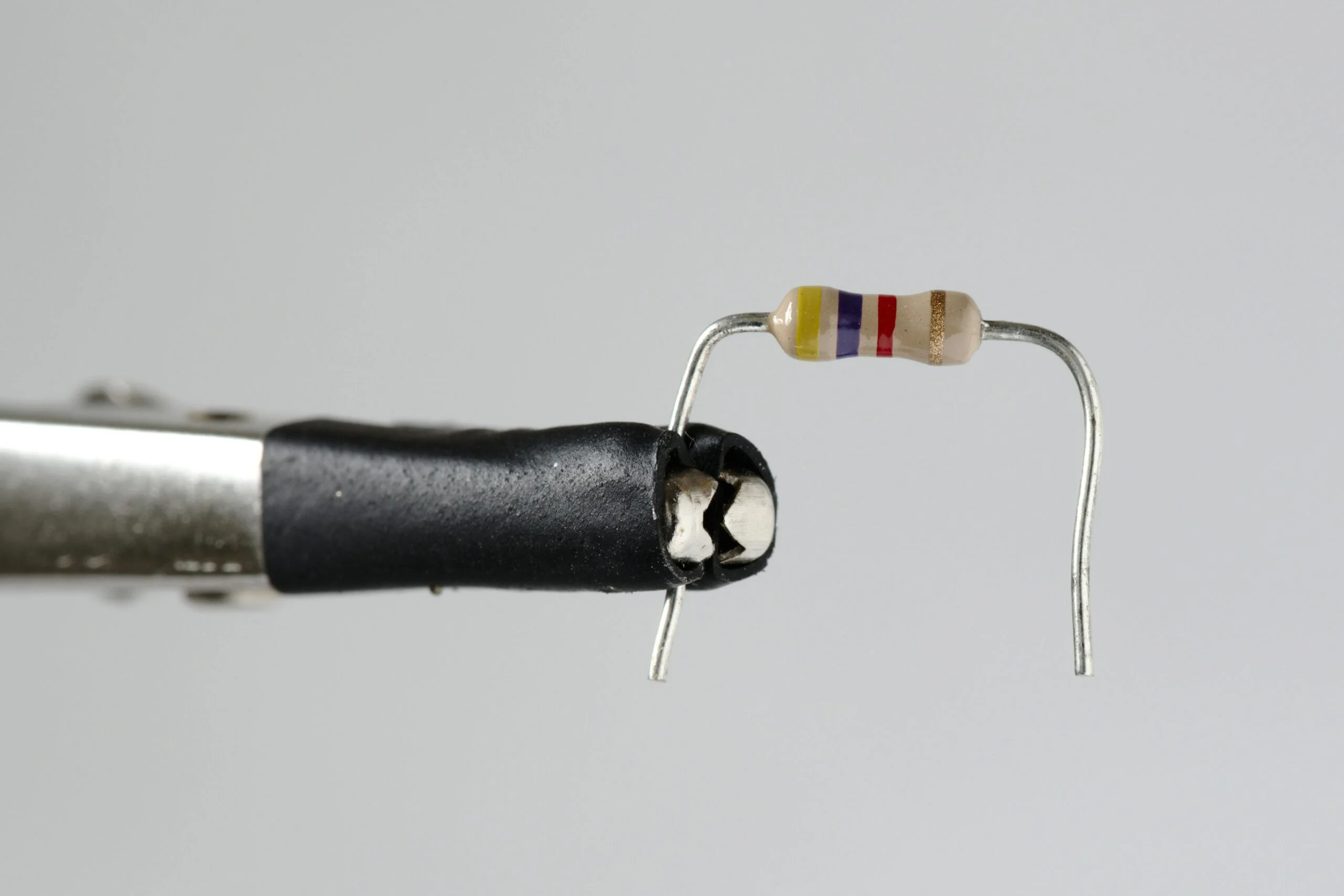 You are currently viewing Resistors: A Comprehensive Guide